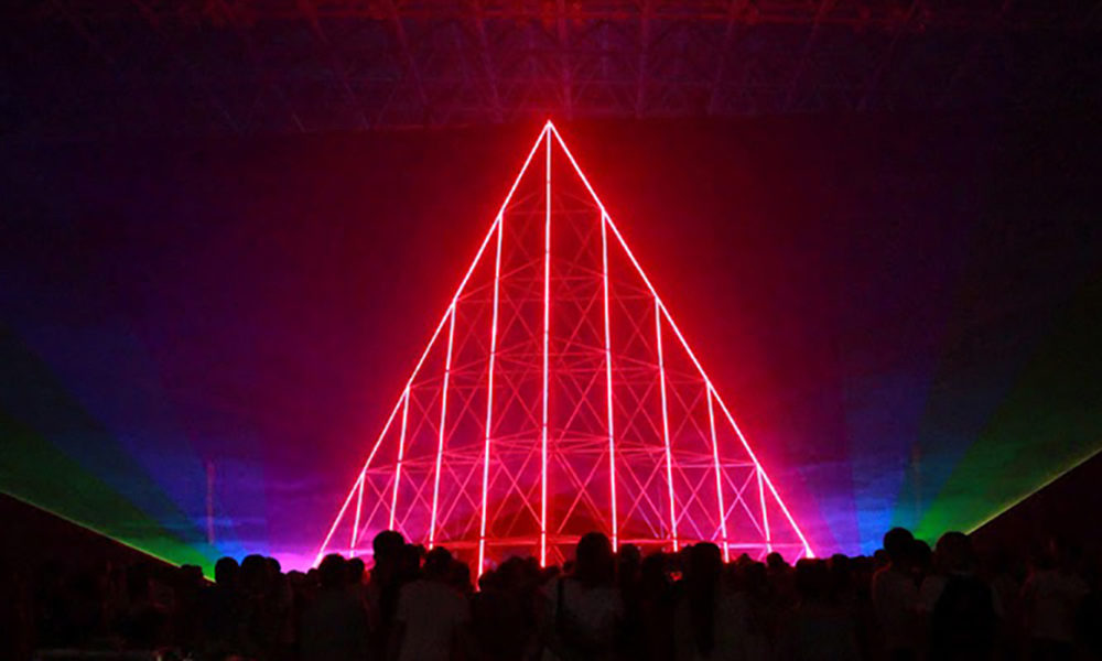 PYRAMID STAGE